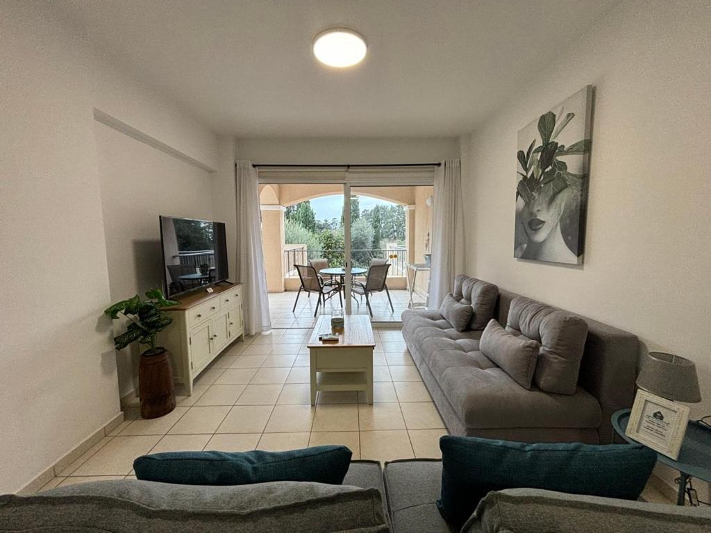 Cozy Apartment In Paphos Beautiful Complex Ngoại thất bức ảnh