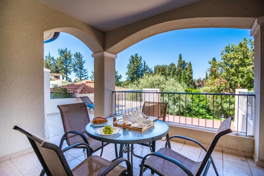 Cozy Apartment In Paphos Beautiful Complex Ngoại thất bức ảnh